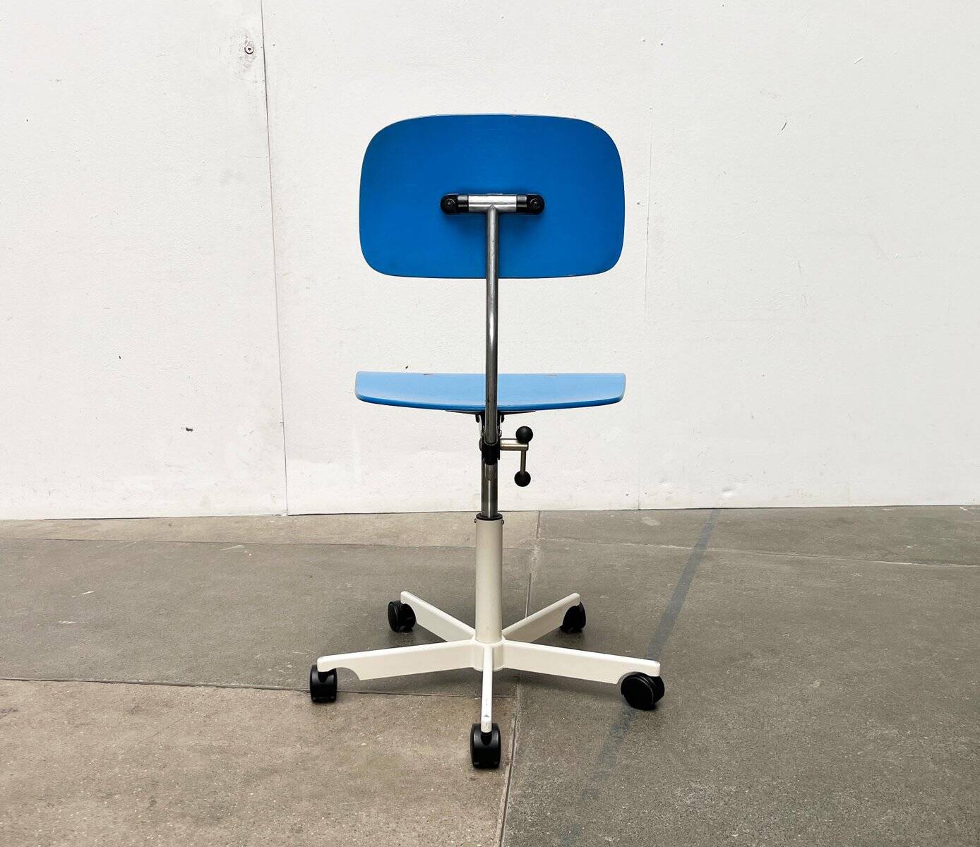 Mid-century Danish architect swivel office chair by Jørgen Rasmussen for Kevi, 1960s.