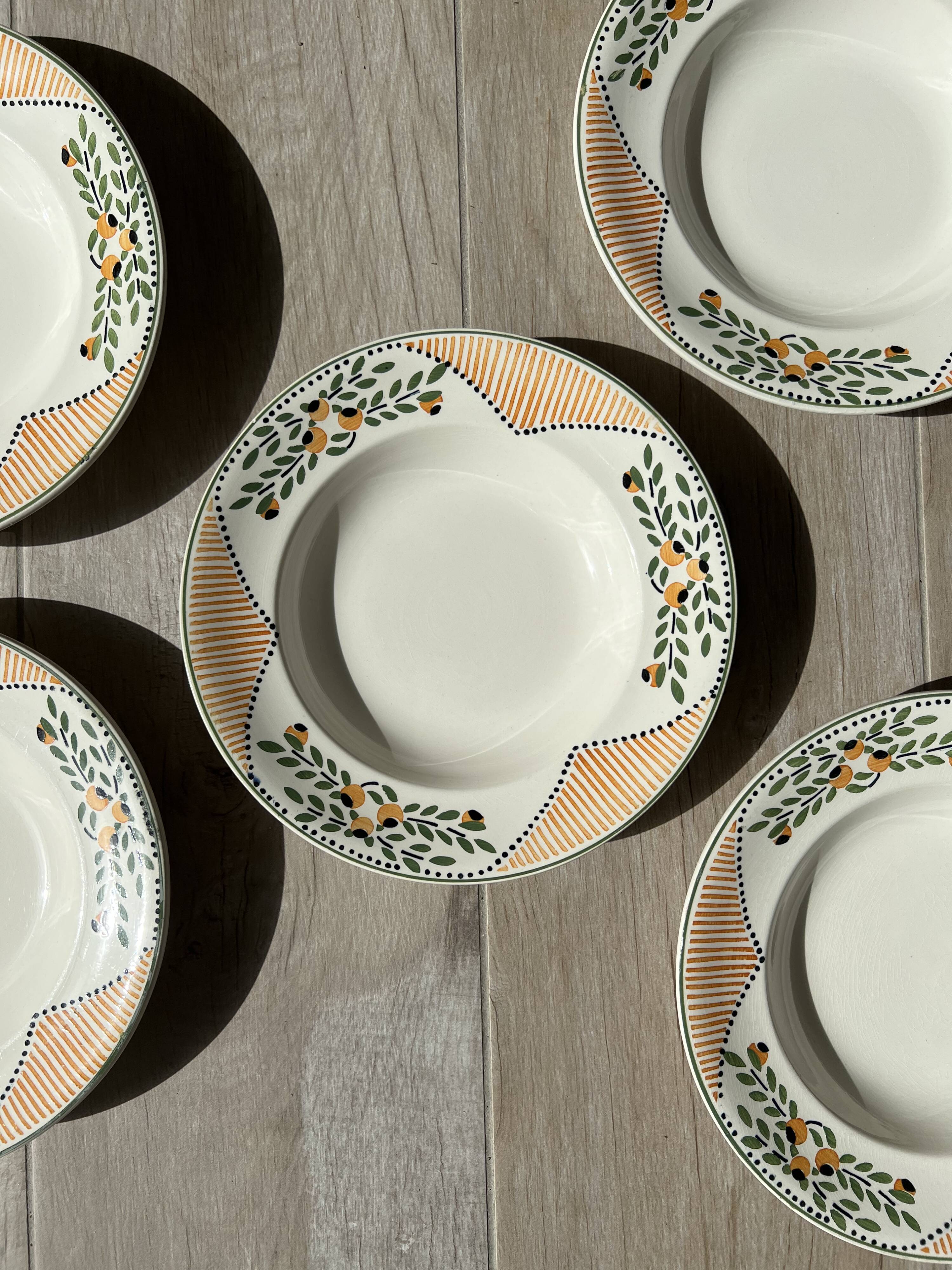 5 Longwy hollow plates