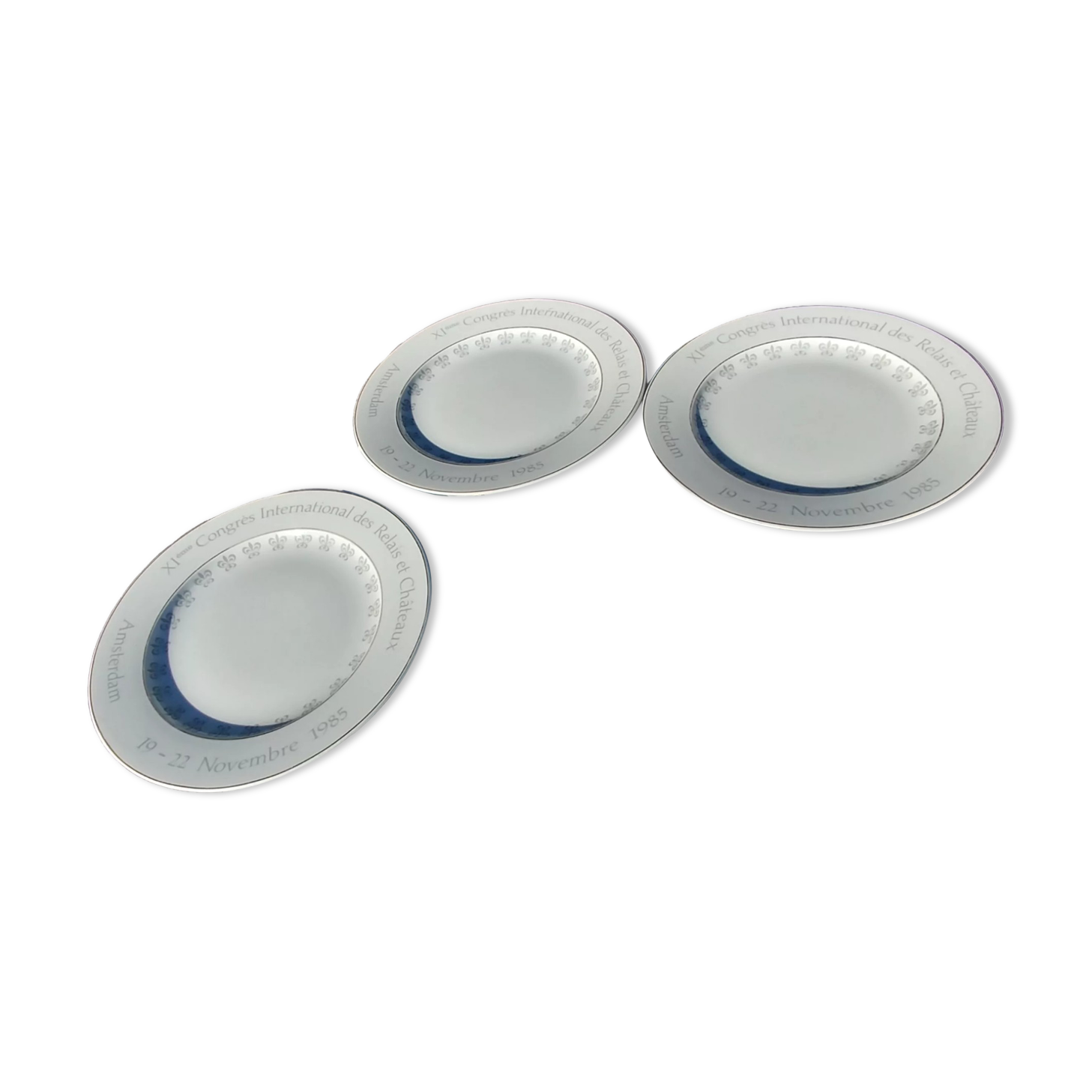 Set of Three Flat Plates of the XIth Congress of the Relais et Chateaux in Amsterdam 1985.
