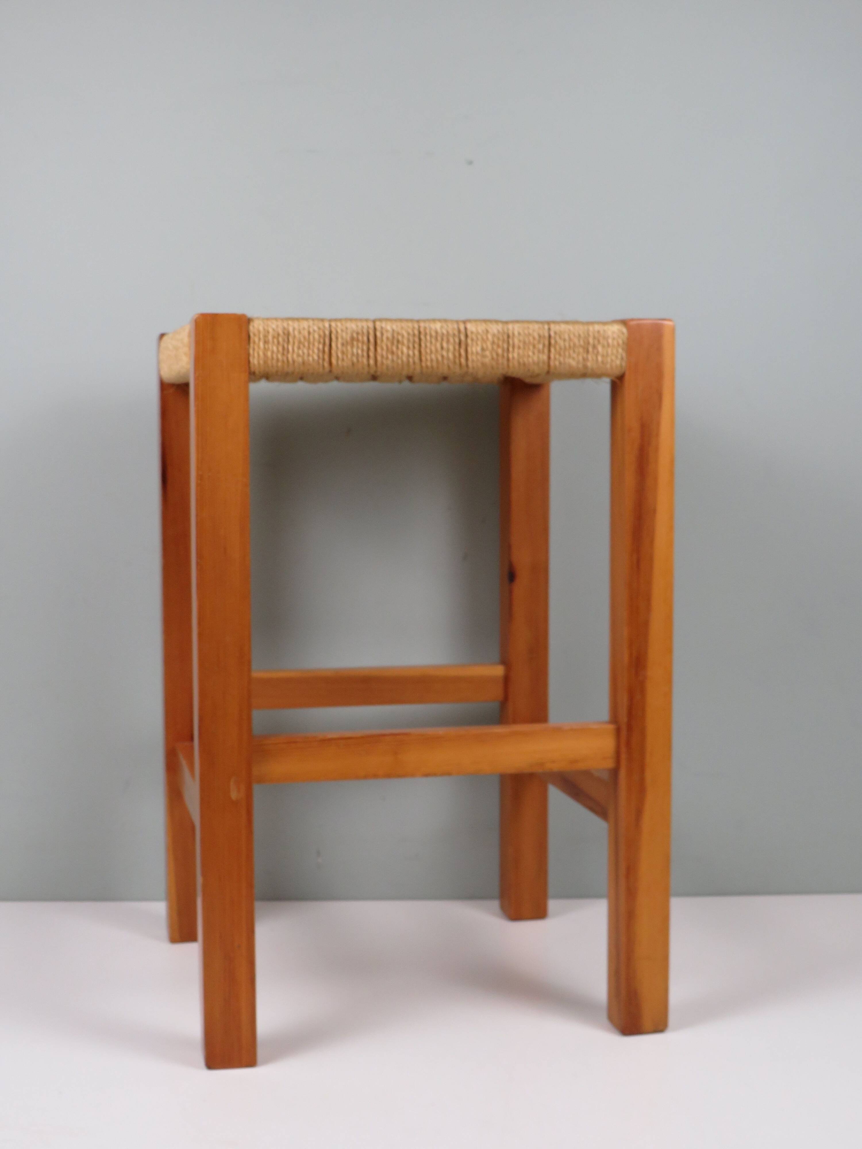 Vintage wooden stool with woven seat – 1960s/70s