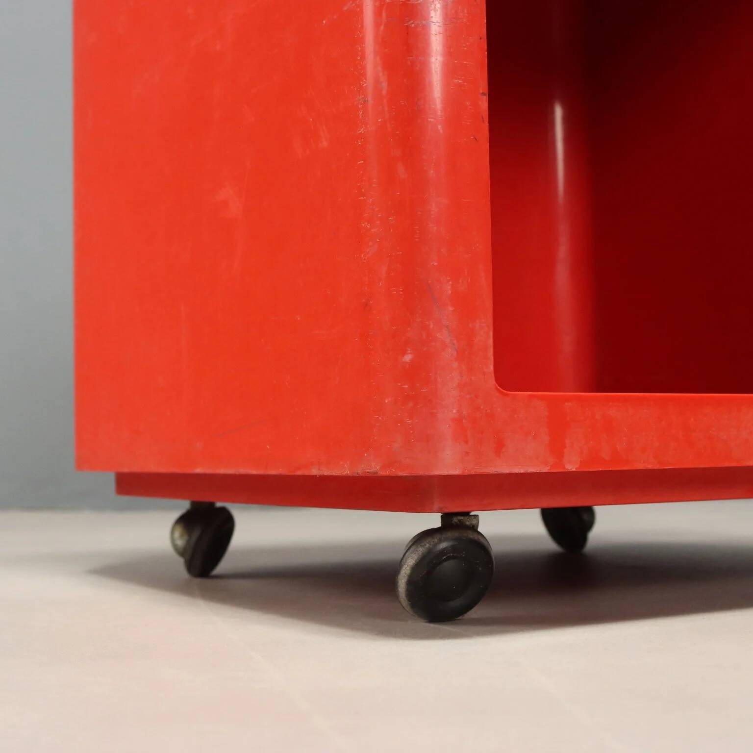 Meuble Valletto Quadro en plastique rouge