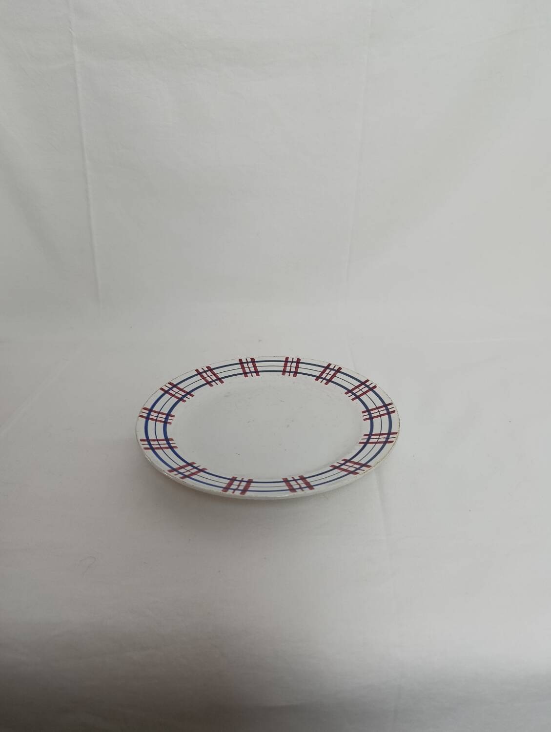 Plate Sarreguemines Poitou