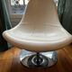 Fauteuil pivotant "egg tirup" de carl öjerstam ", cuir blanc