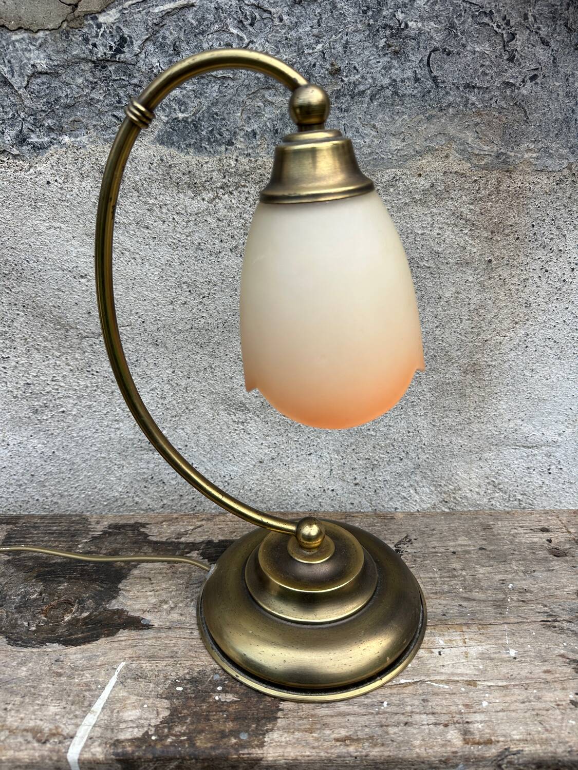 Tulip desk lamp, bedside lamp in brass and blown glass J.P Rycka