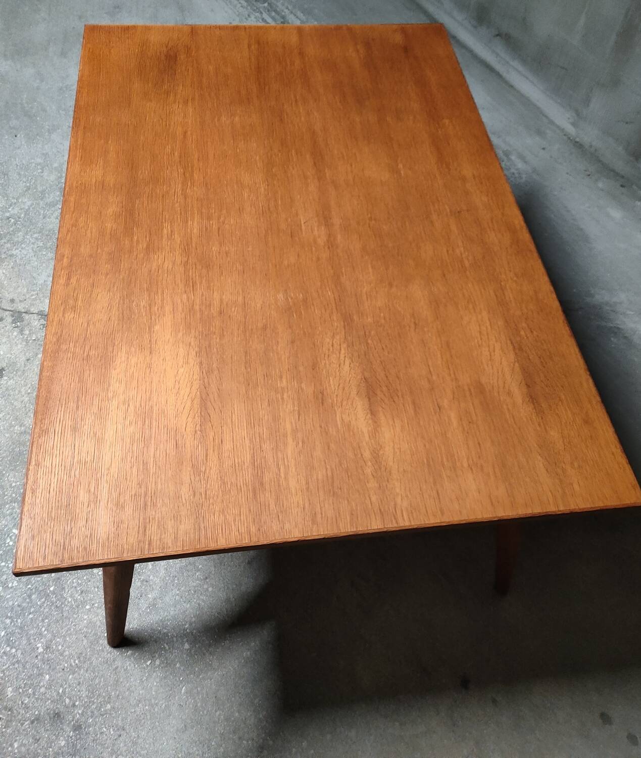 Table de salon pieds compas 50's en chêne 130x90 cm