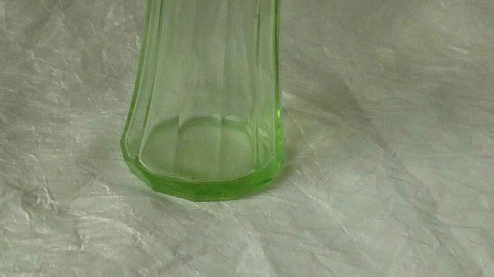 Saupoudreuse en verre en verre a facettes couleur ouraline