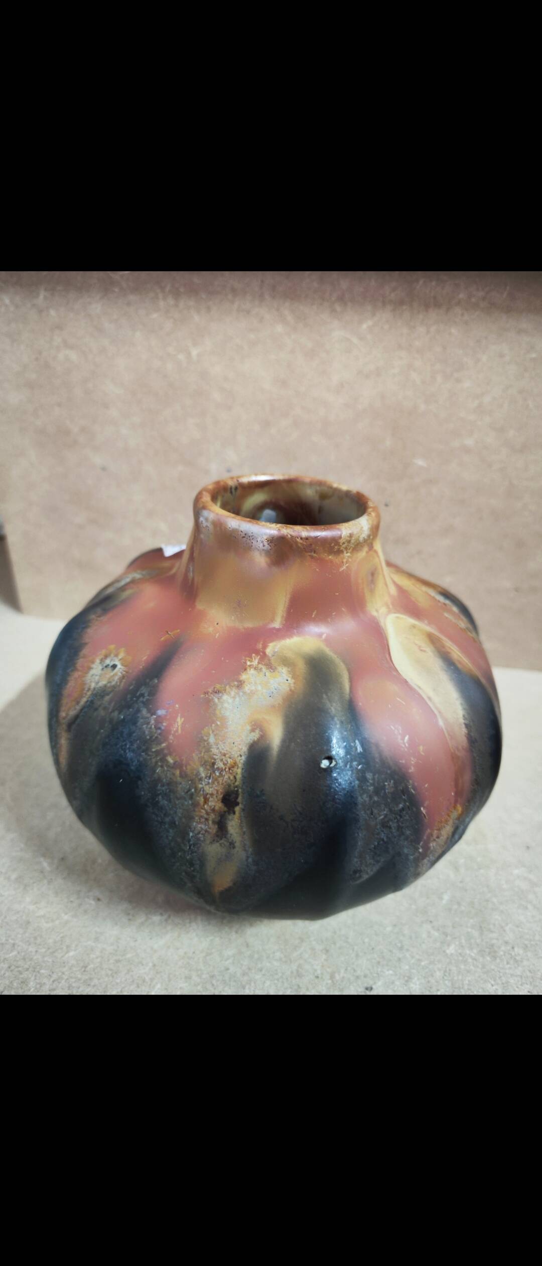 Vase boule Gilbert Metenier