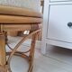 Pouf en rotin et tissu bouclette
