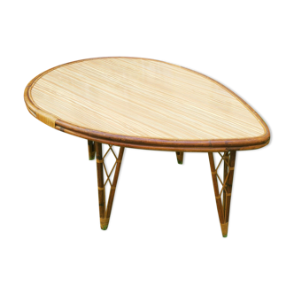 Table en forme de feuille de jardin