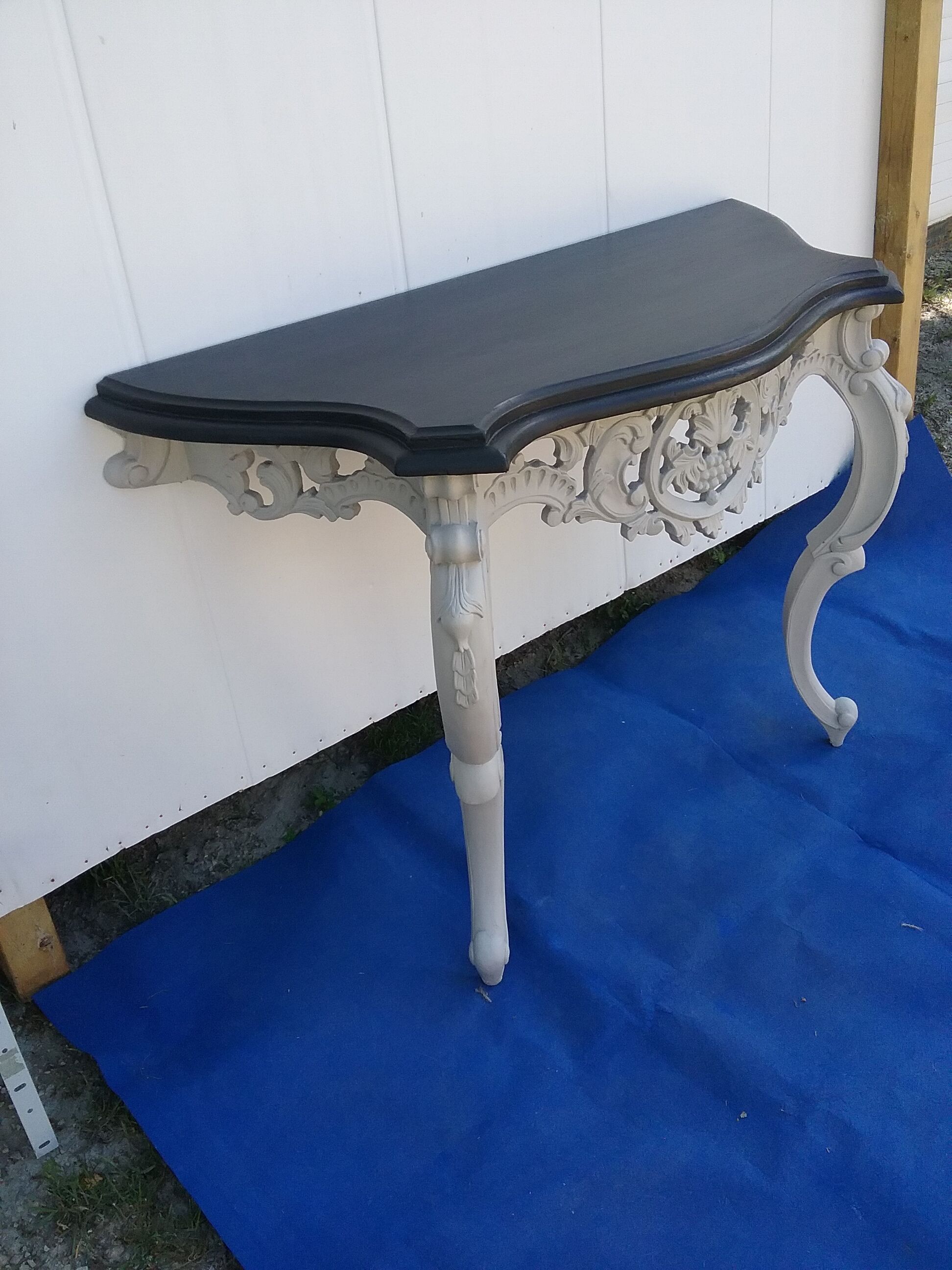 Grey console