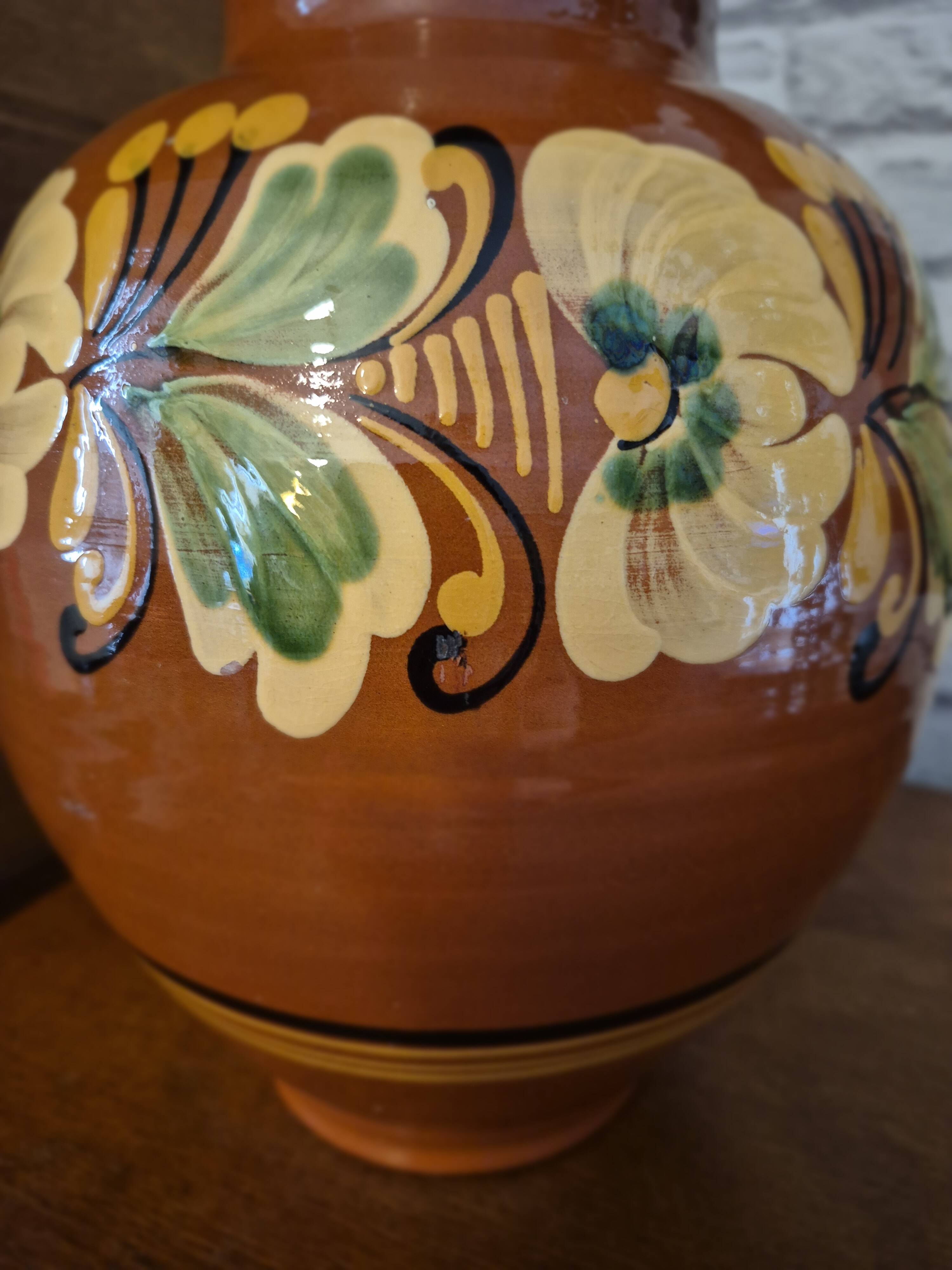 Large vintage HMV Hungarian vase