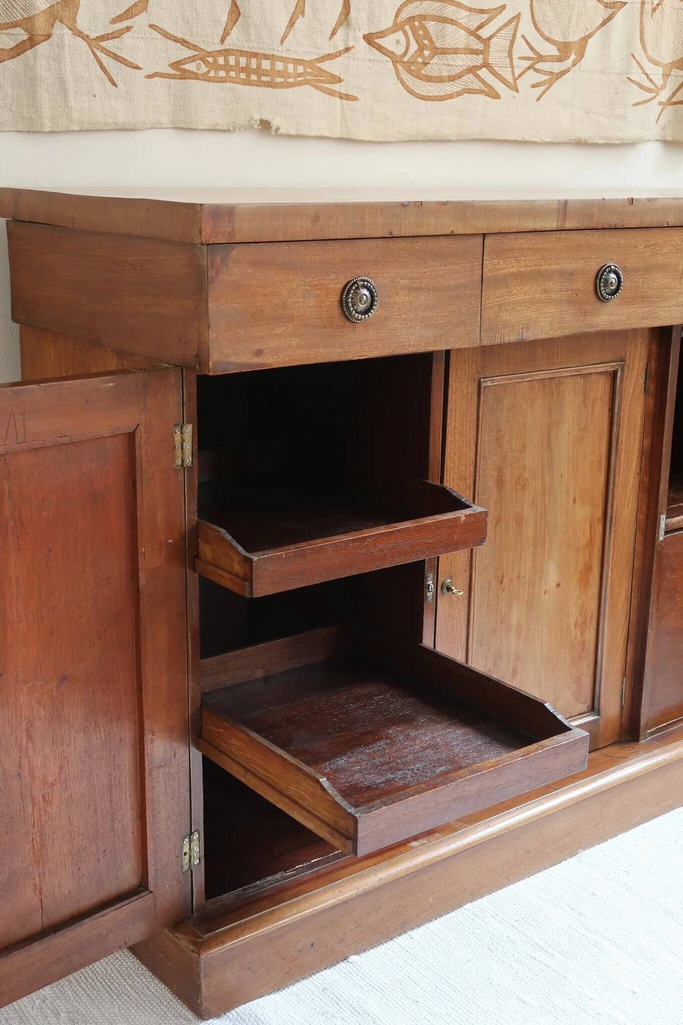 Walnut sideboard, 3 drawers and 3 doors, 1930s.
