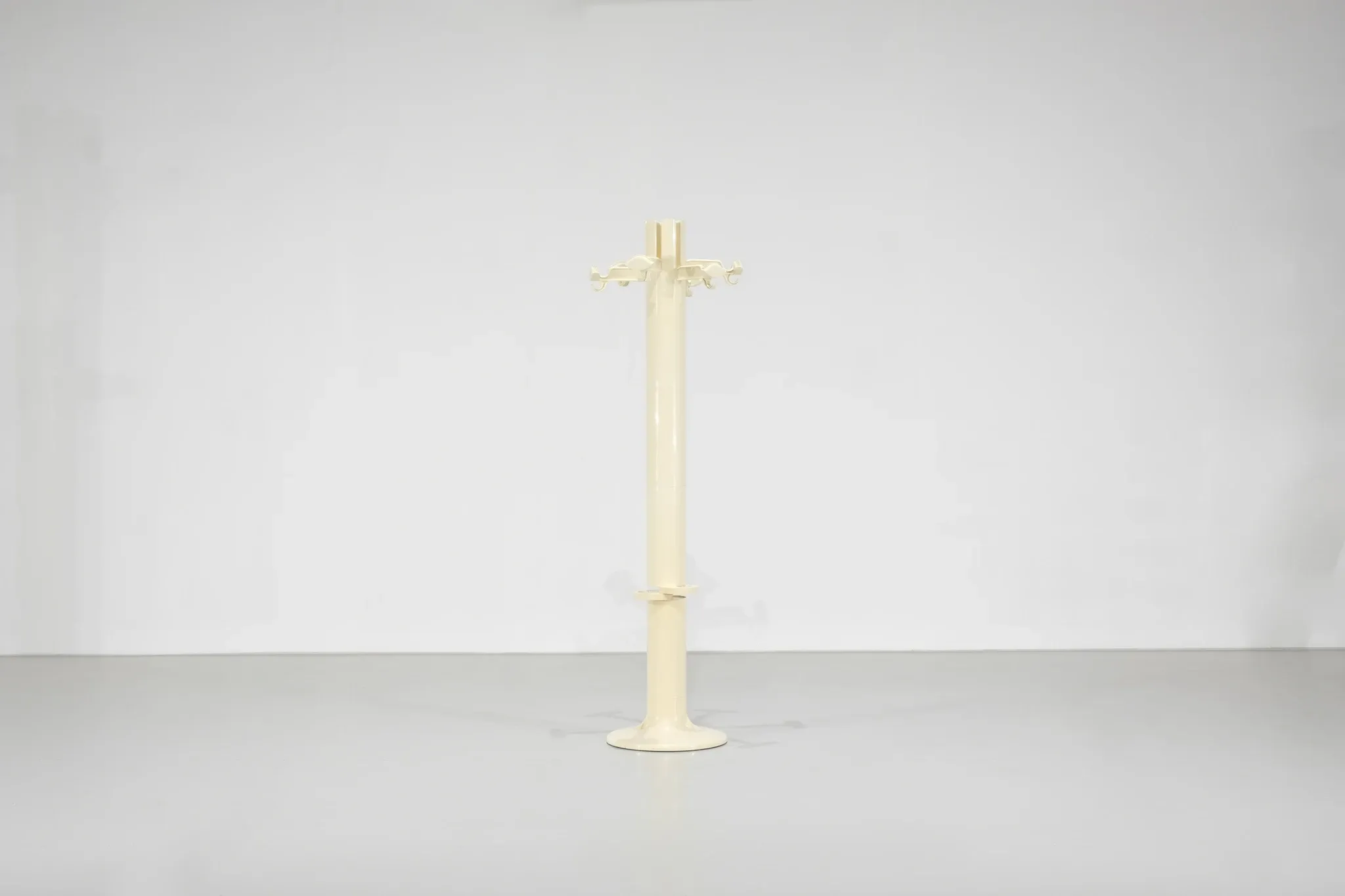 Coat rack "Planta" designed by Giancarlo Piretti for Anonima Castelli.