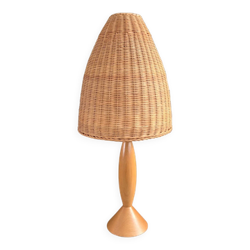 Table lamp in beech and rattan