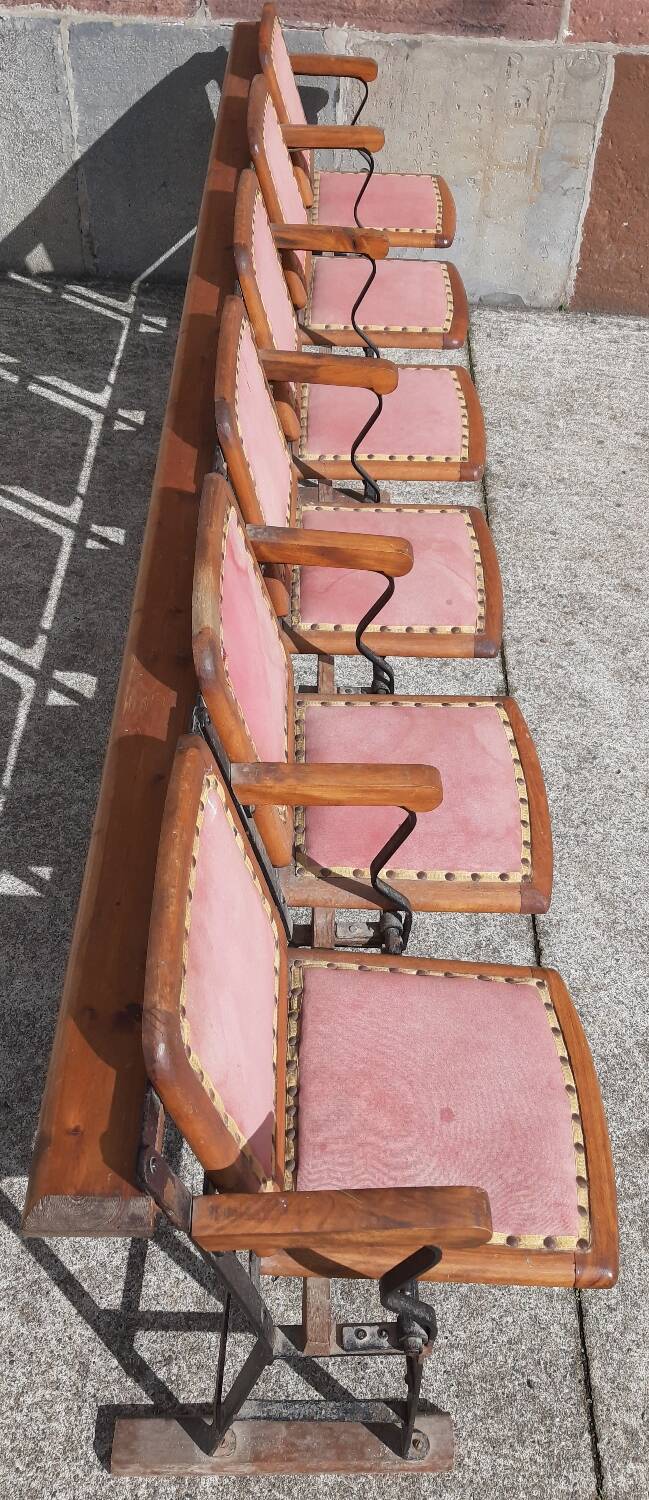 6-seater cinema seat.
