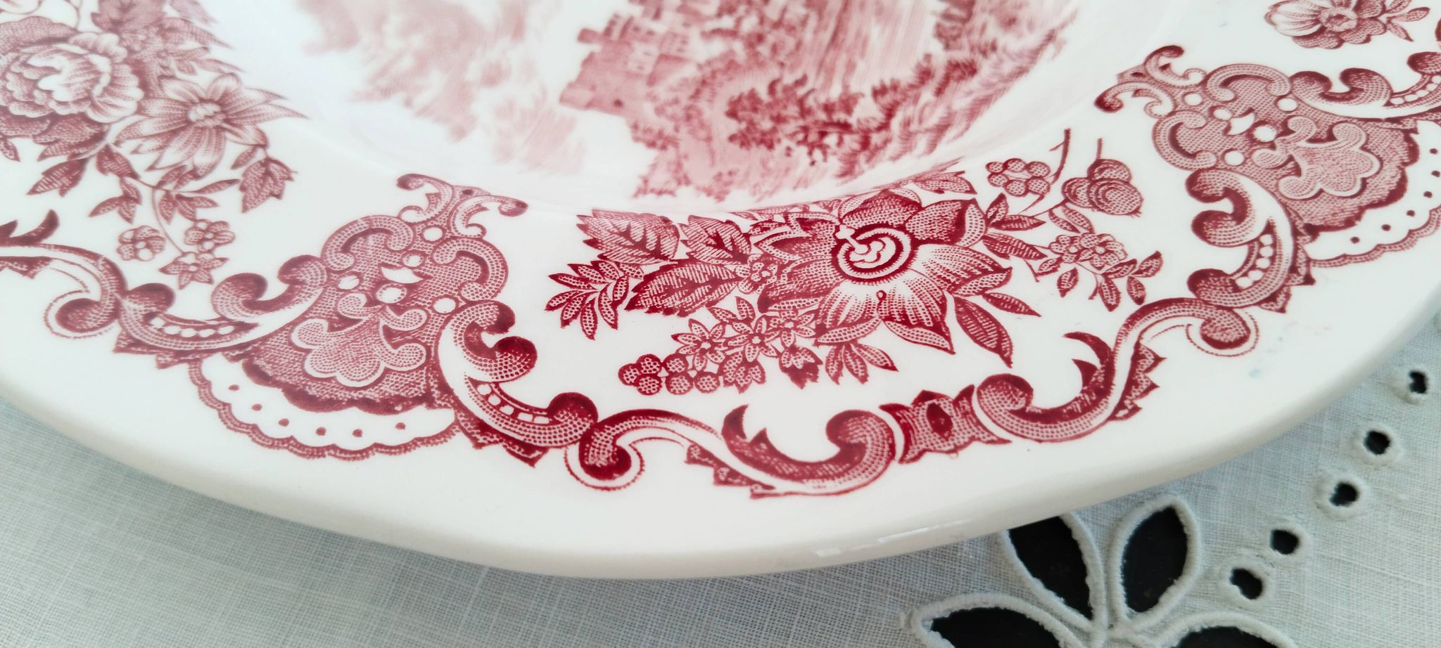 English soup plate Royal Homes of Britain, London Castle
