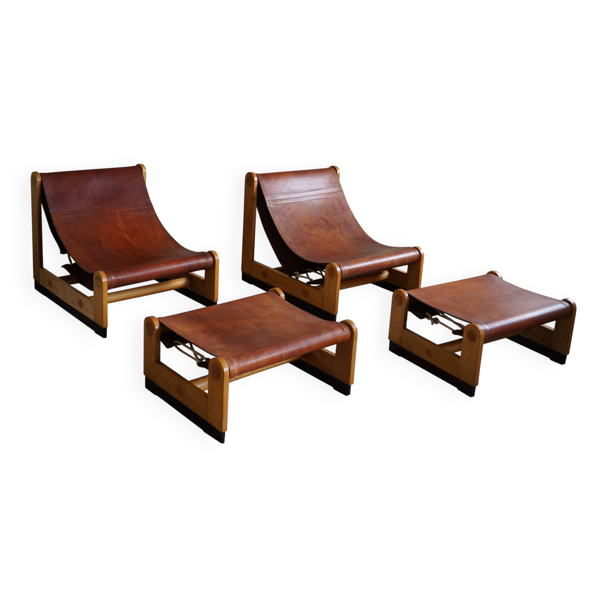 Francesco Lucianetti, Lounge chairs in leather and elm, Italian modern, 1960s
