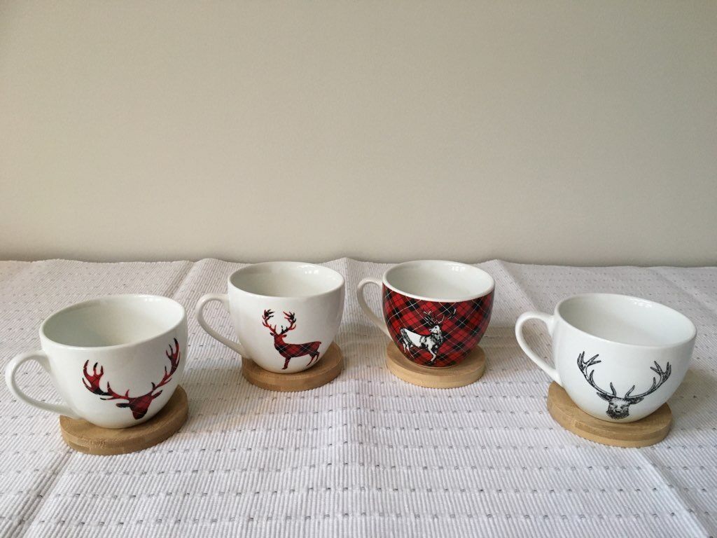 Lot of 4 cups deer pattern