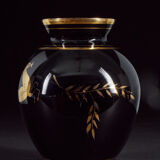 Ensemble de 3 vases en céramique noire émaillée avec des motifs dorés