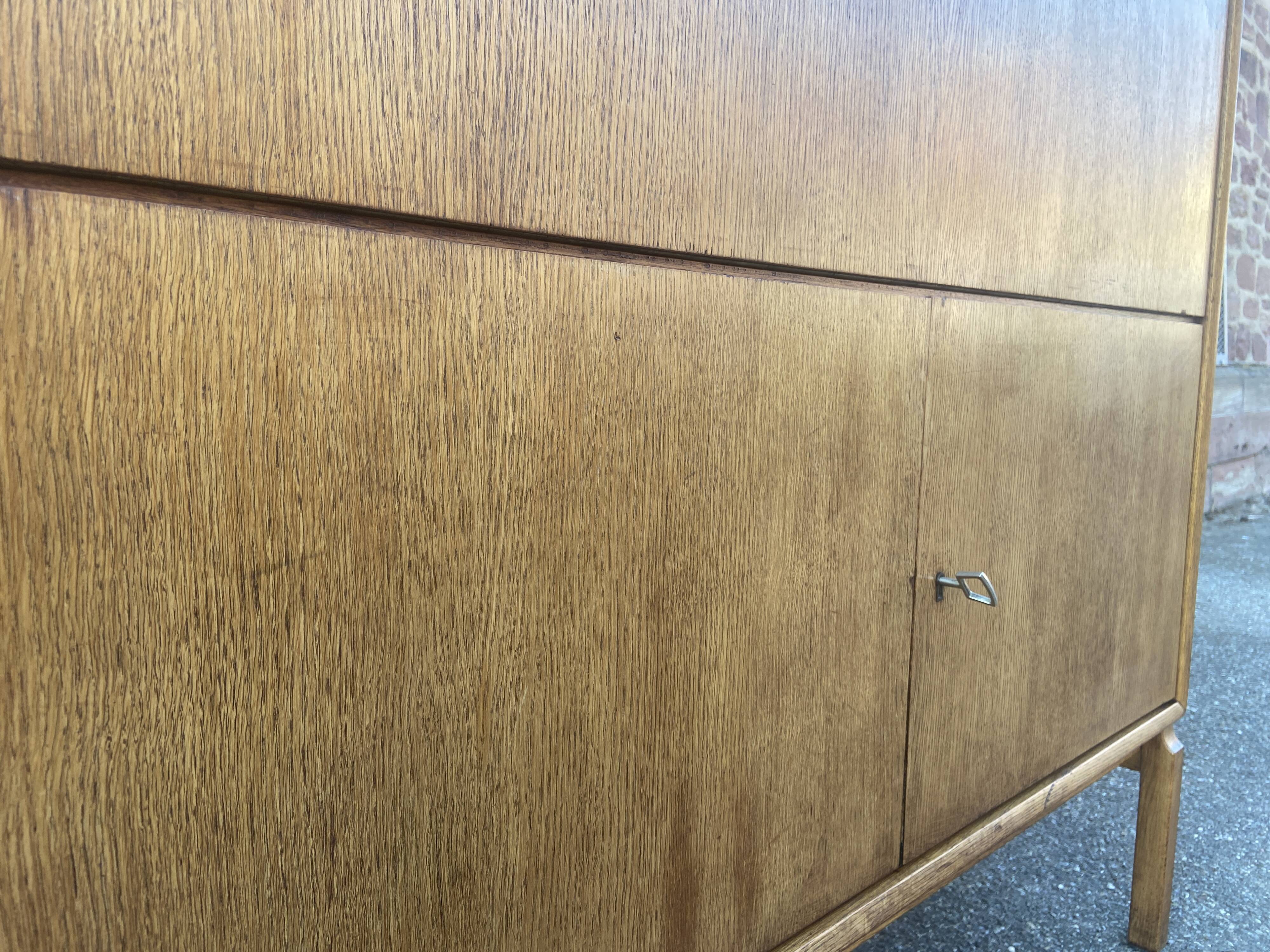 Scandinavian secretary