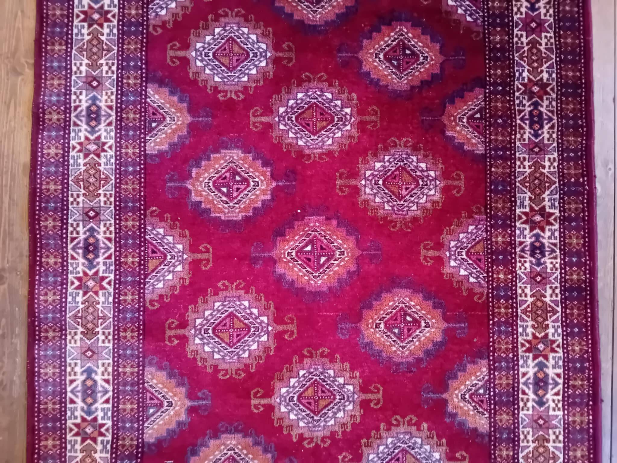 Handmade Turkmen Bukhara rug 180x112cm