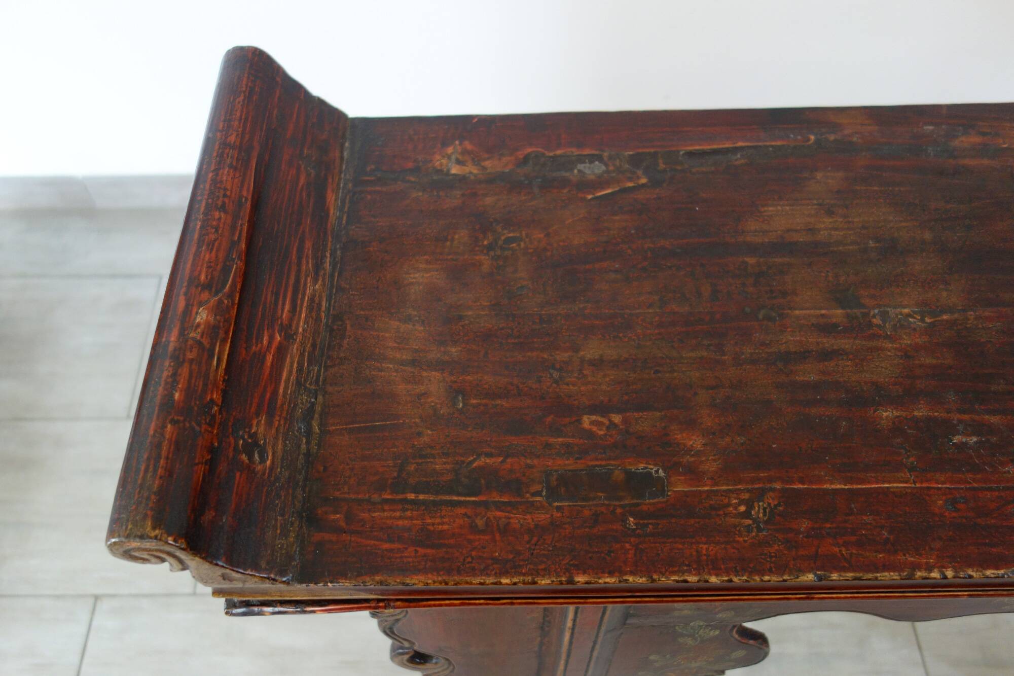 Antique altar console decorated, China early 20th century