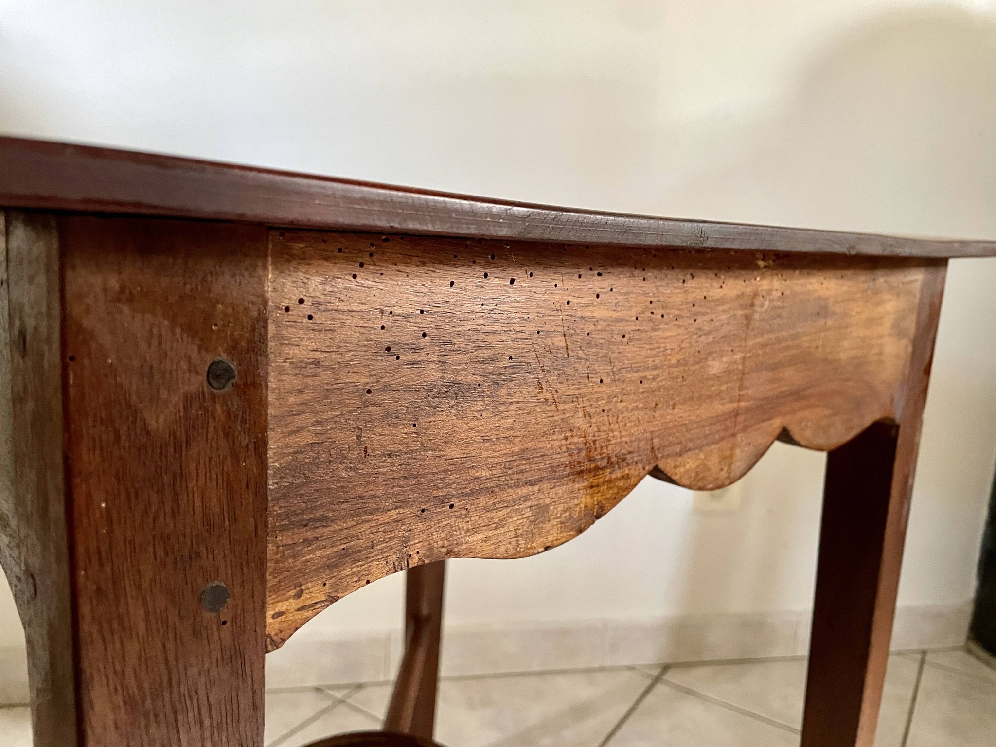 Table d'appoint carré en acajou 1970