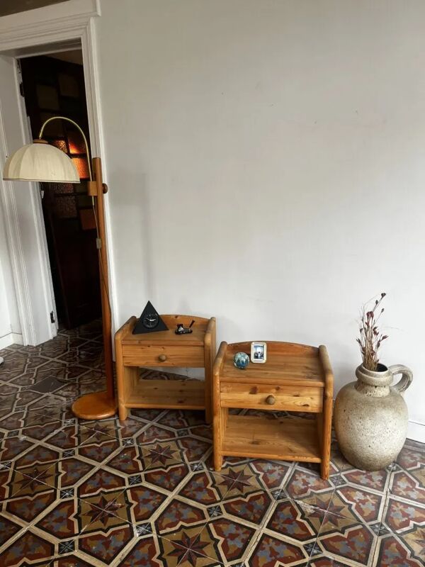 Table de chevet - bois de pin