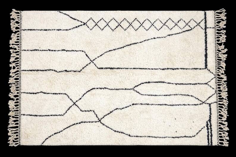Ecru Moroccan rug with geometric patterns 200cm x 300cm