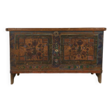 Antique solid wood trunk (circa 1890)