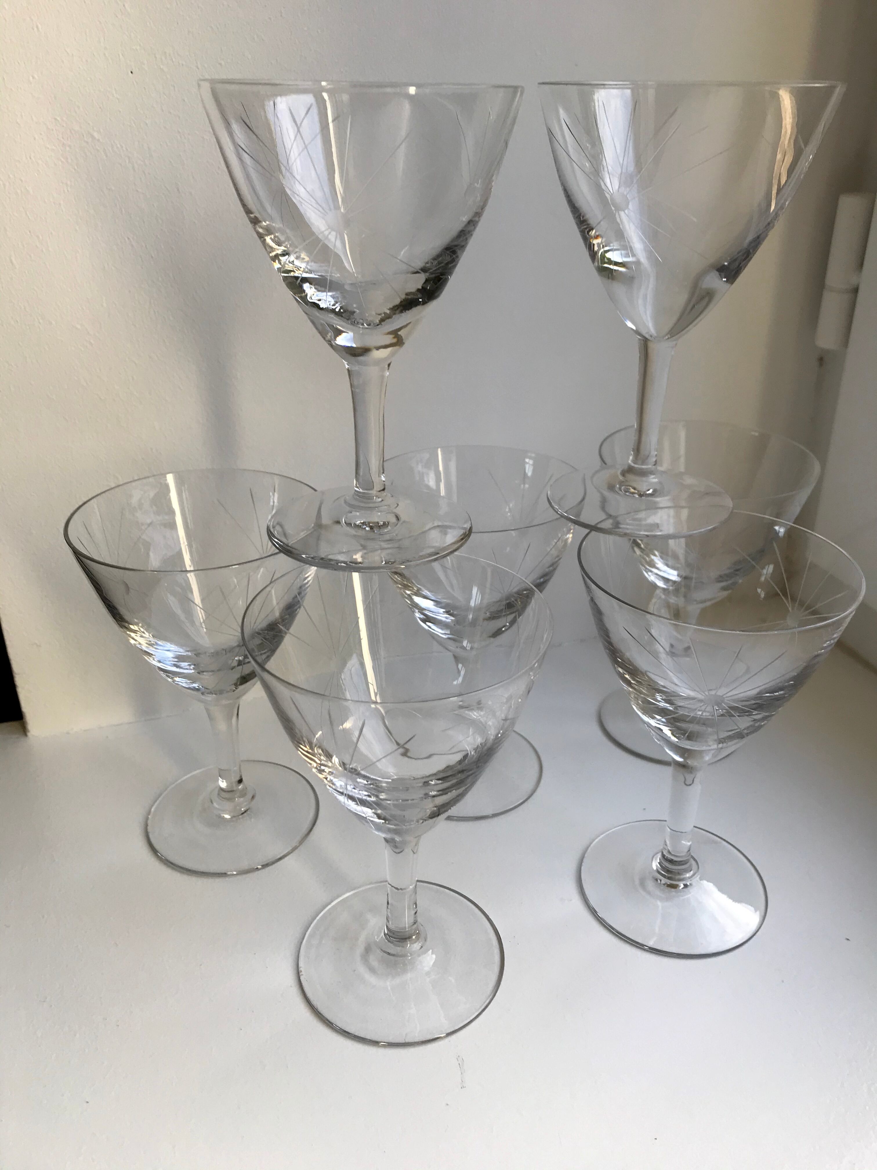 Set of 7 engraved wine glasses star model 50s