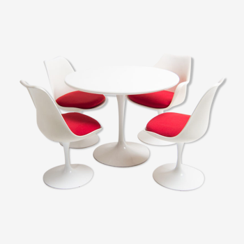 Set of Eero Saarinen dining