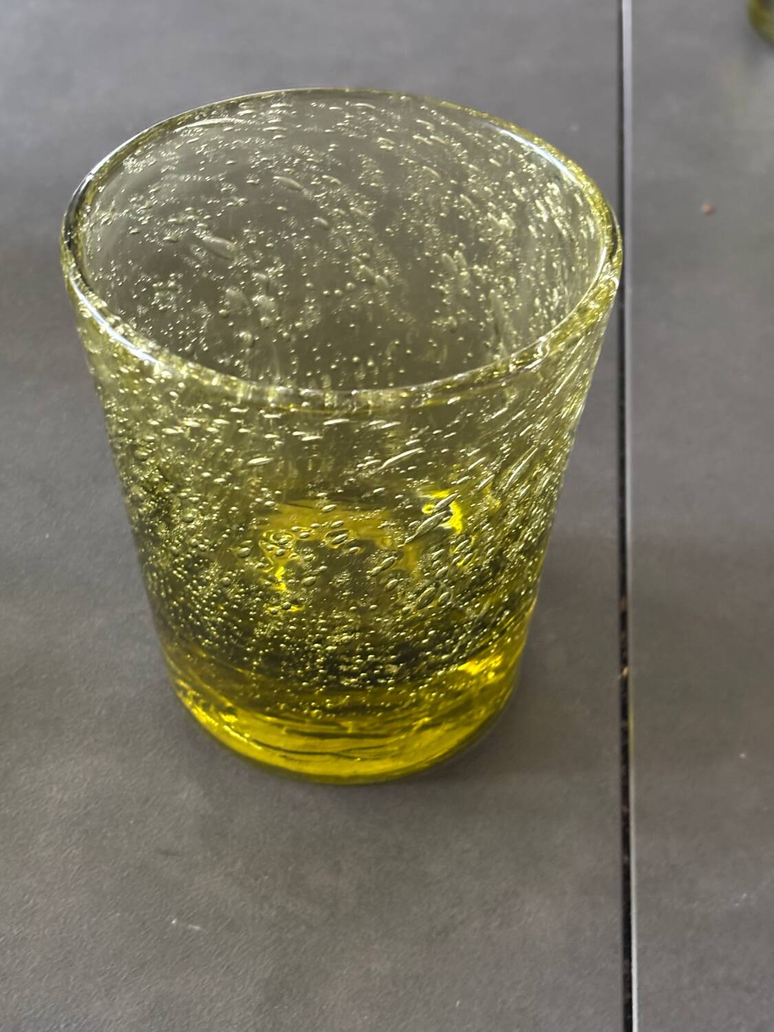 Verre de Biot vert 1960