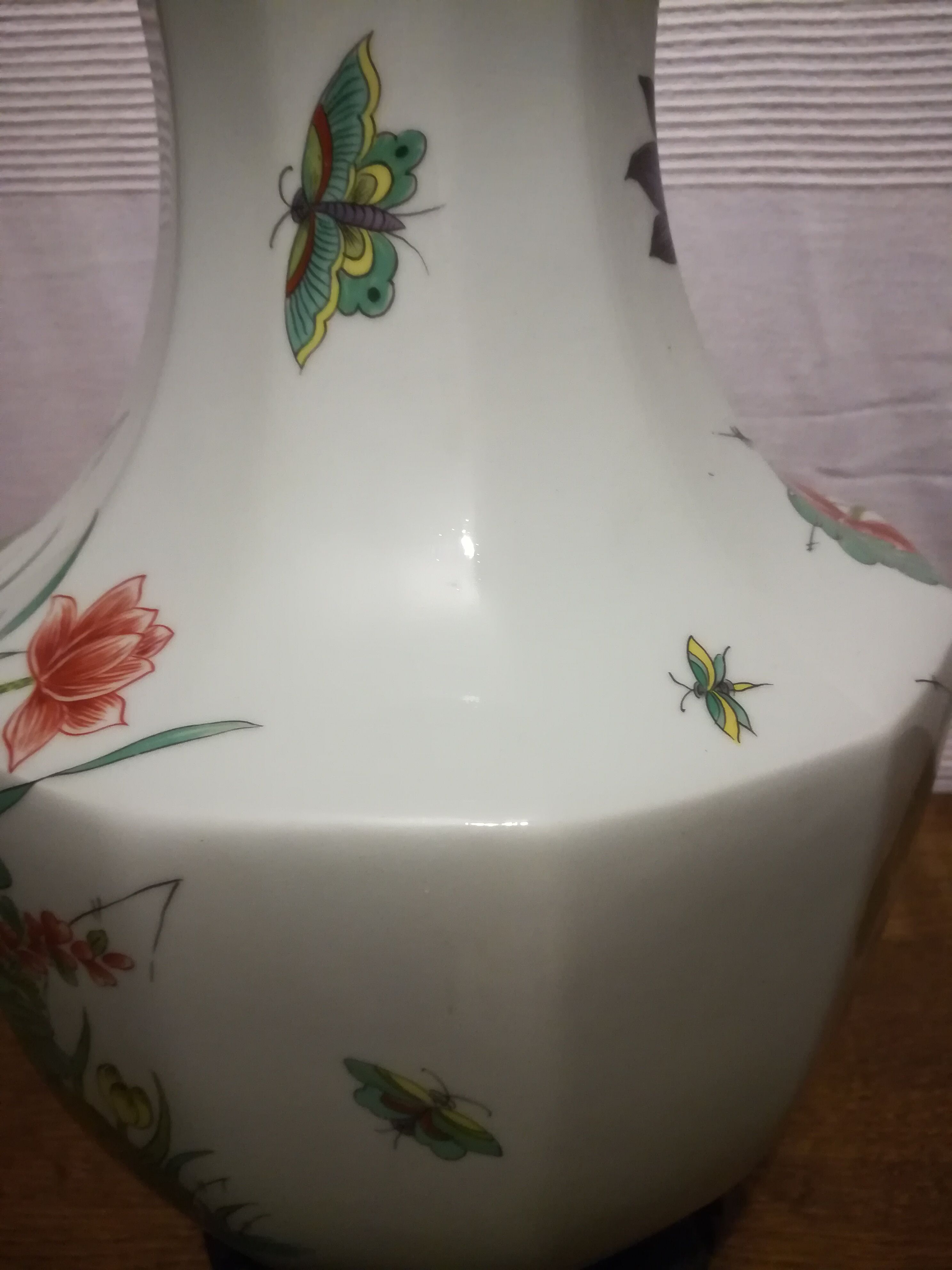 Porcelain porcelain lamp