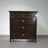 Particularly cool English chest of drawers. Dated (Charles 2 era). Made of solid oak with beautiful patina.