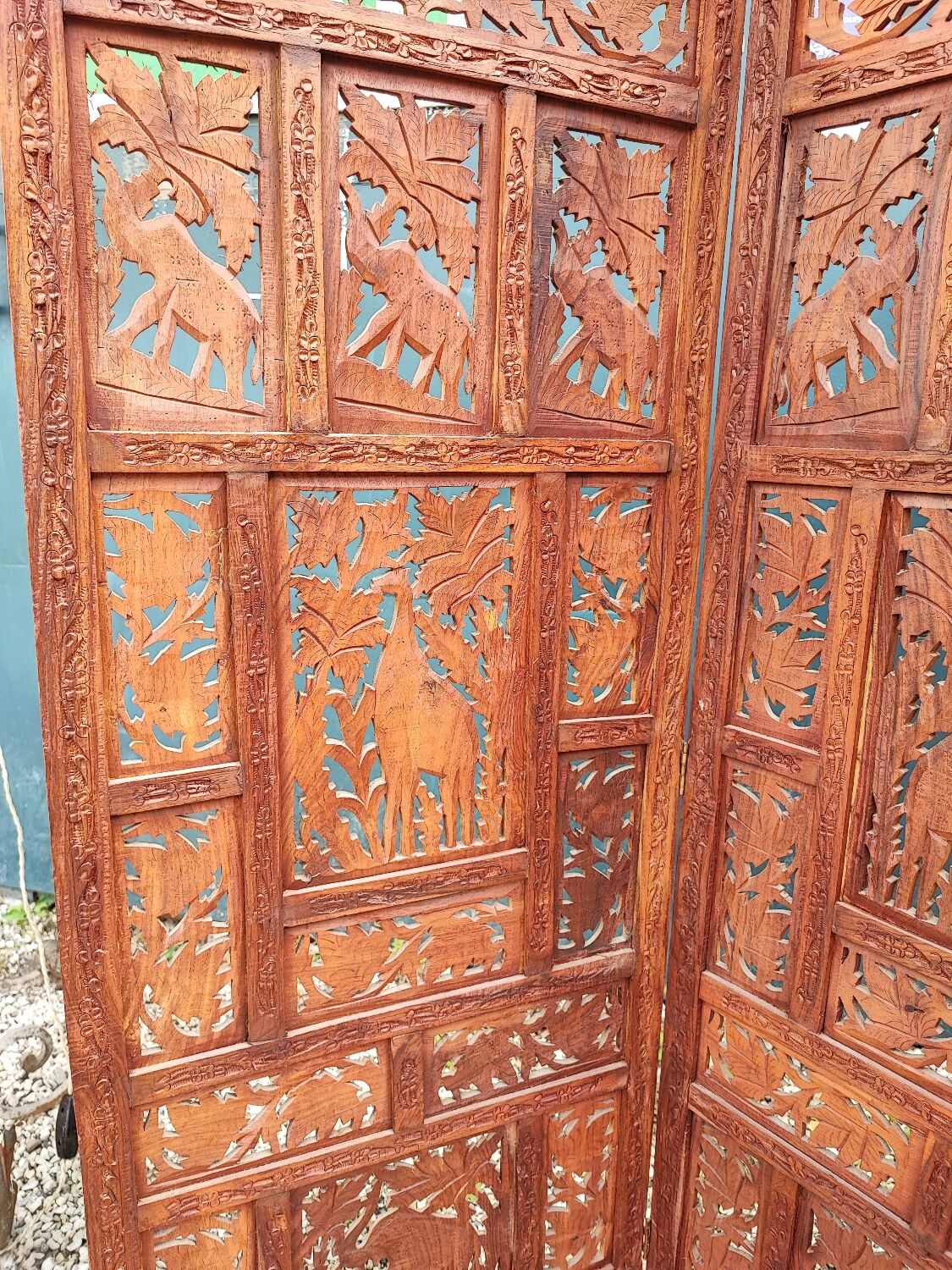 Three-panel screen made of solid wood