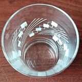 6 glasses 11 cl with vintage 1950 geometric patterns in white, France.