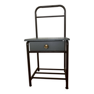 Table de chevet d'internat