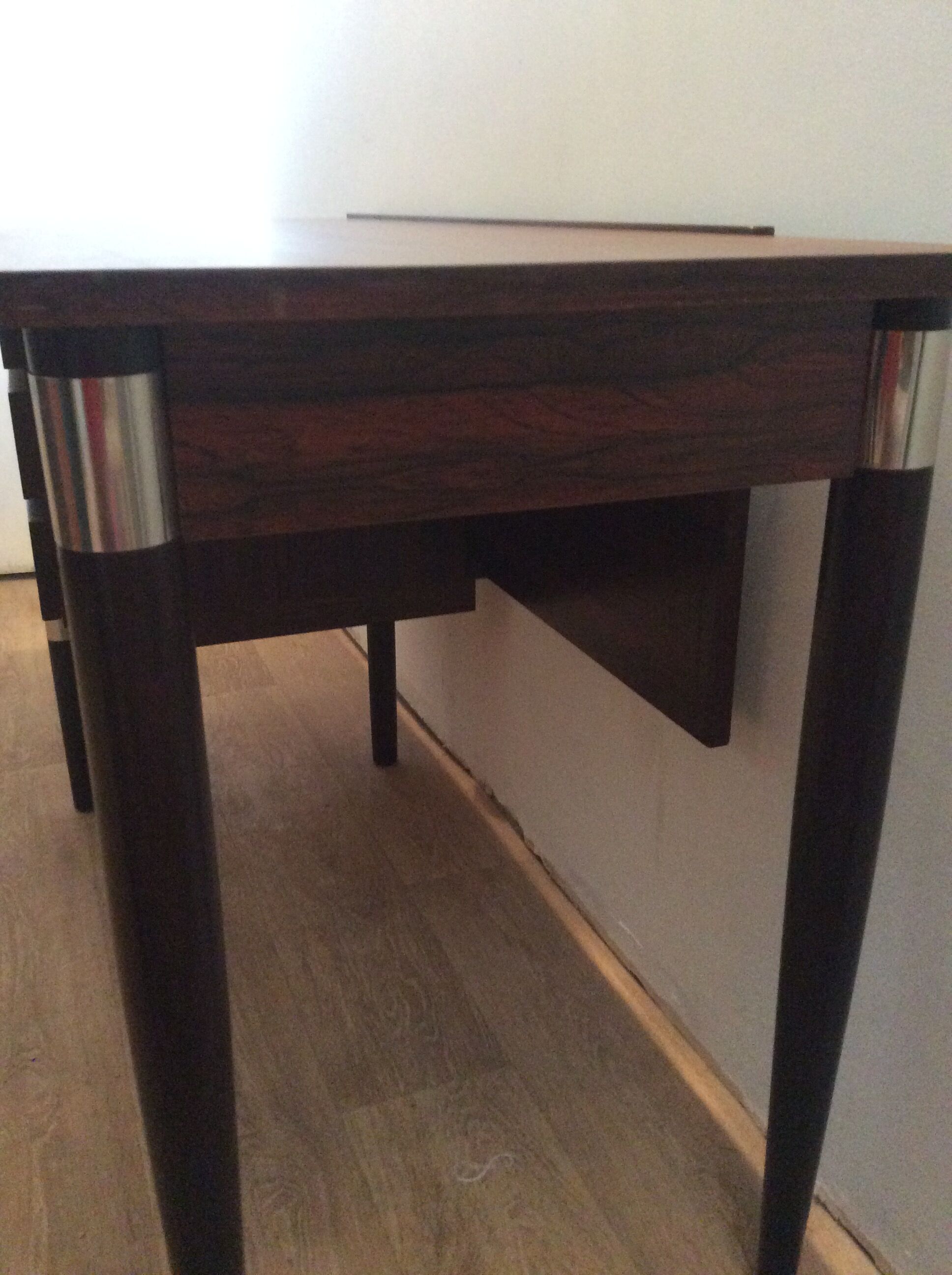 Scandinavian desk in walnut 50/60