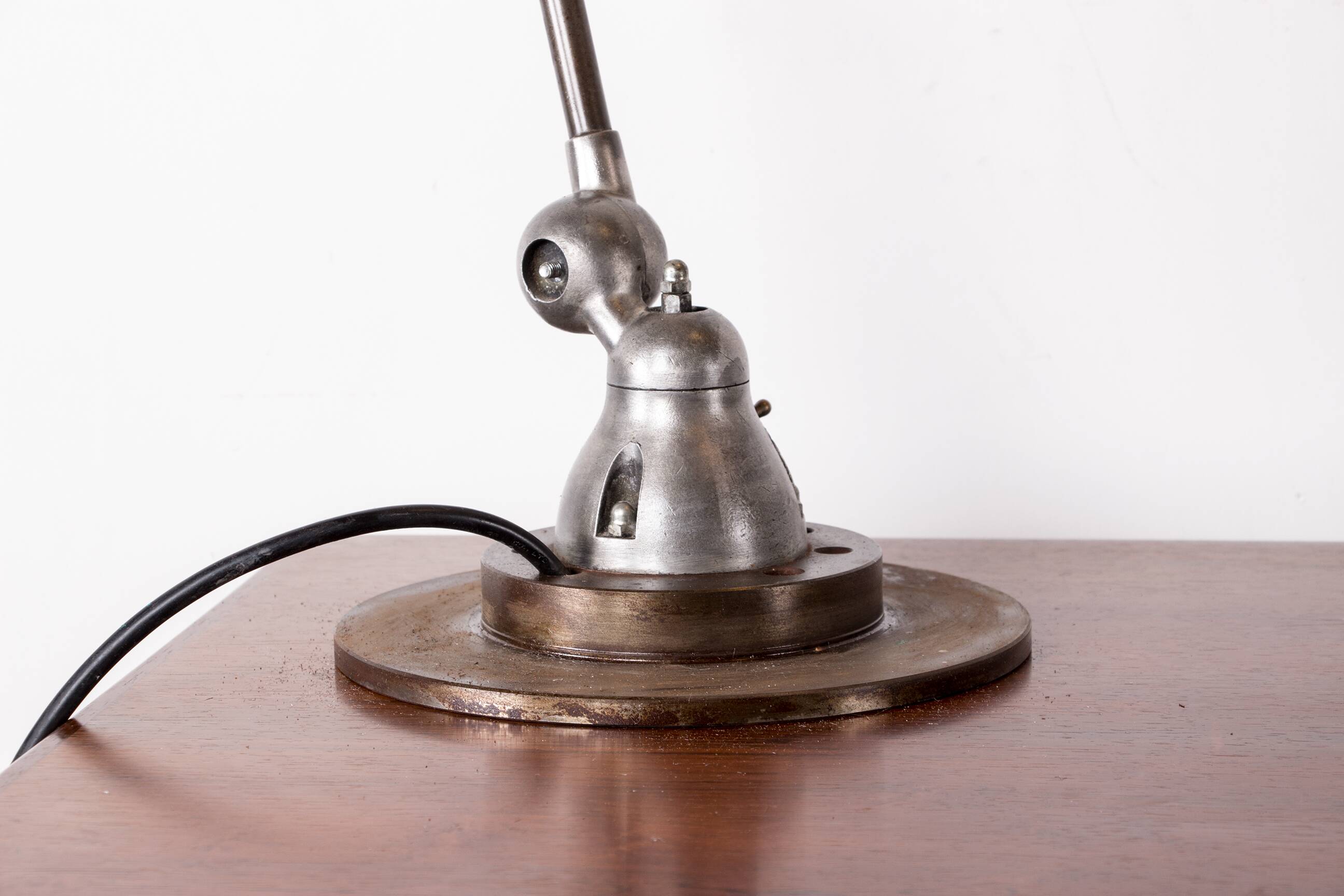 Metal desk lamp, Industrial style with two articulated arms by Jean-Louis Domecq for Jieldé.