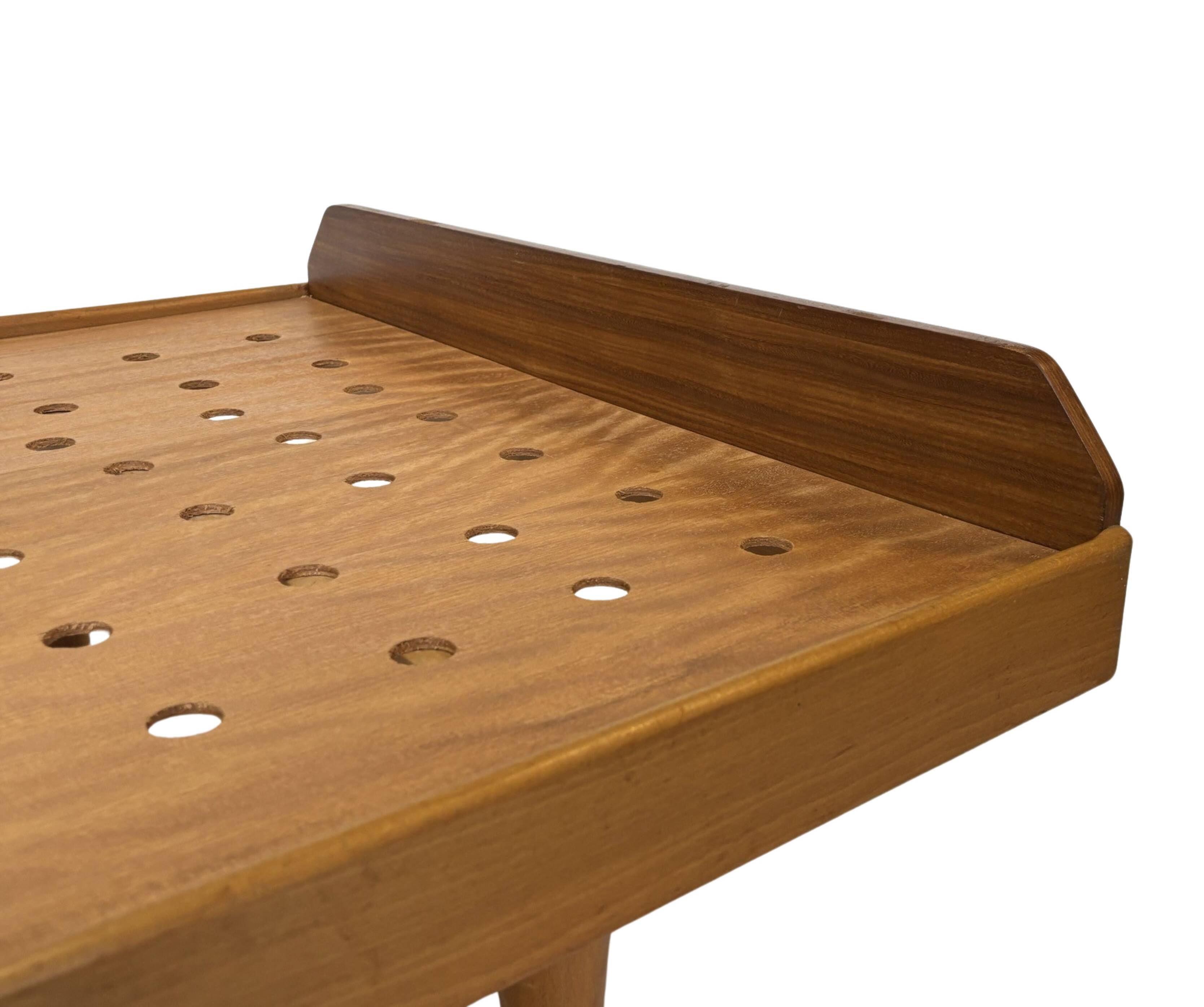 Vintage daybed 1960s minimalist design in Teak wood