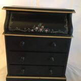 Jewelry box convenient shape