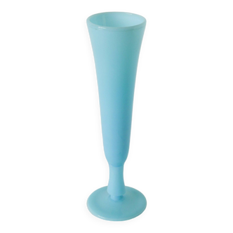 Vase en opaline bleu ciel, 1970