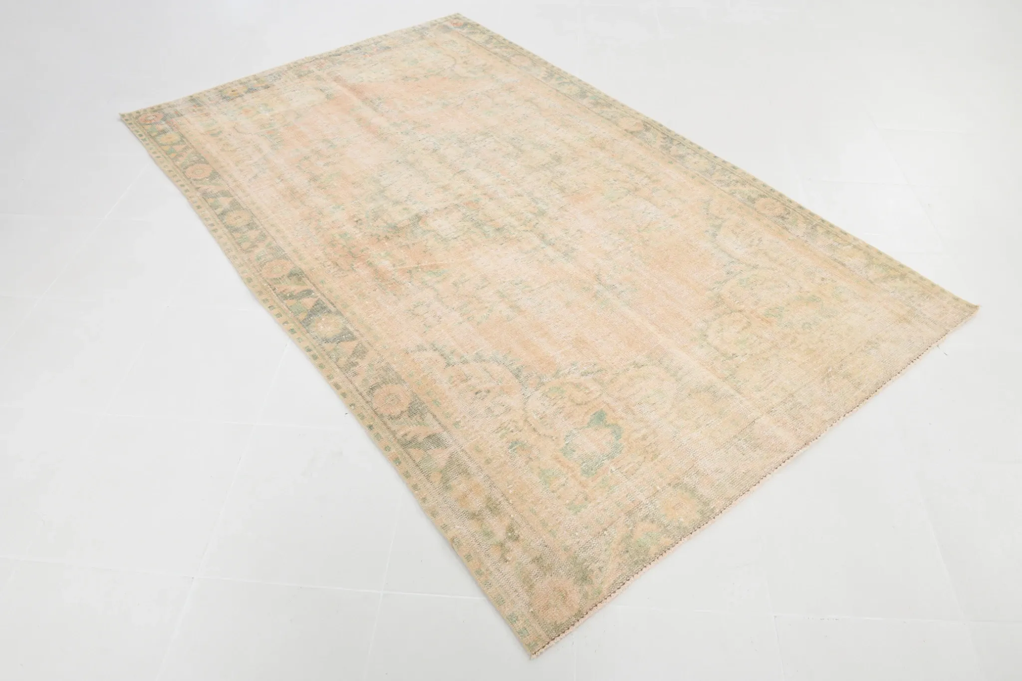 Vintage Peach & Green Turkish Rug, Handmade Neutral Rustic Carpet, 168x274