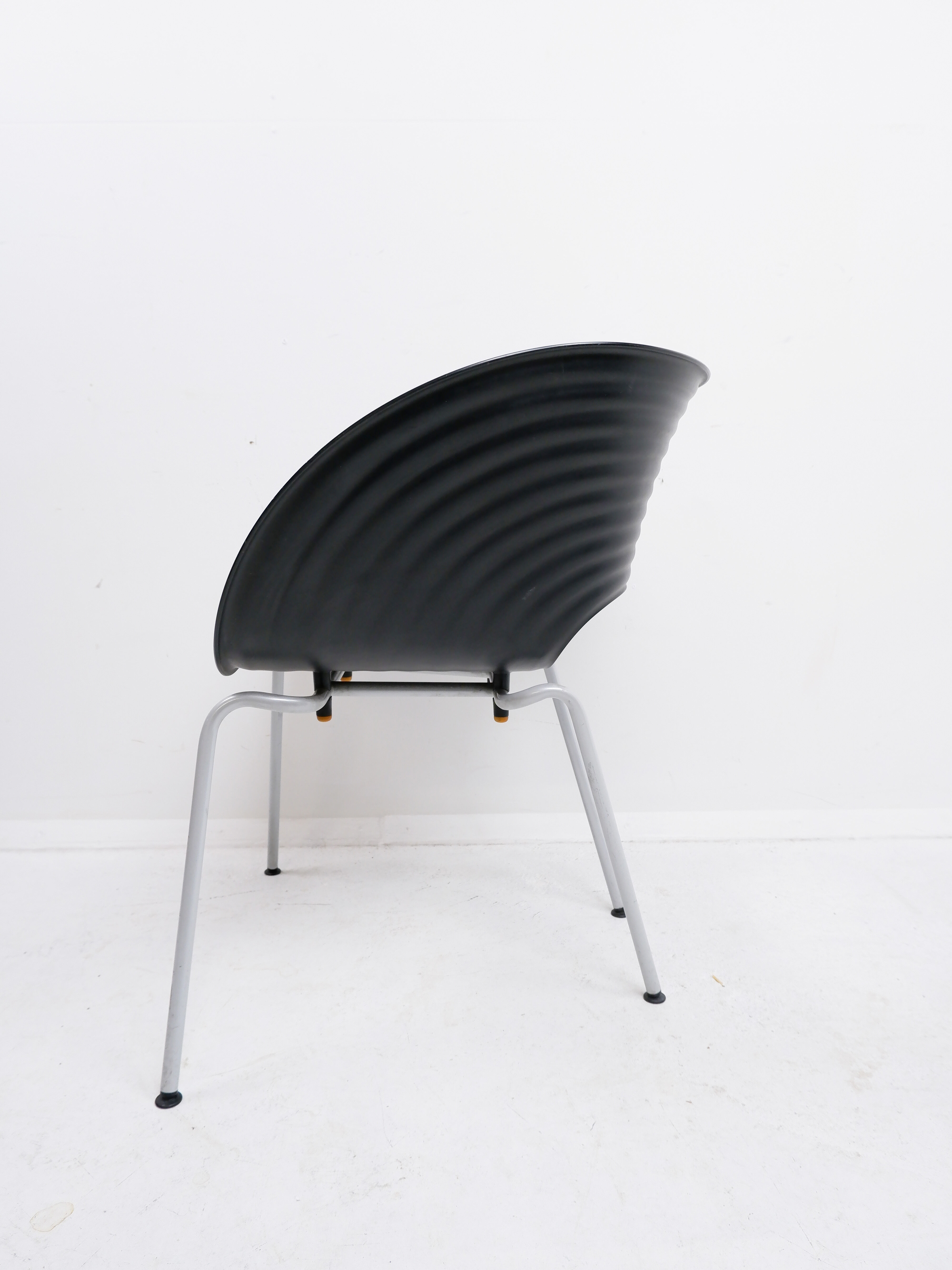 Tom Vac chair by Vitra