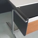 Action office desk by George Nelson at Herman Miller from the 1970s.