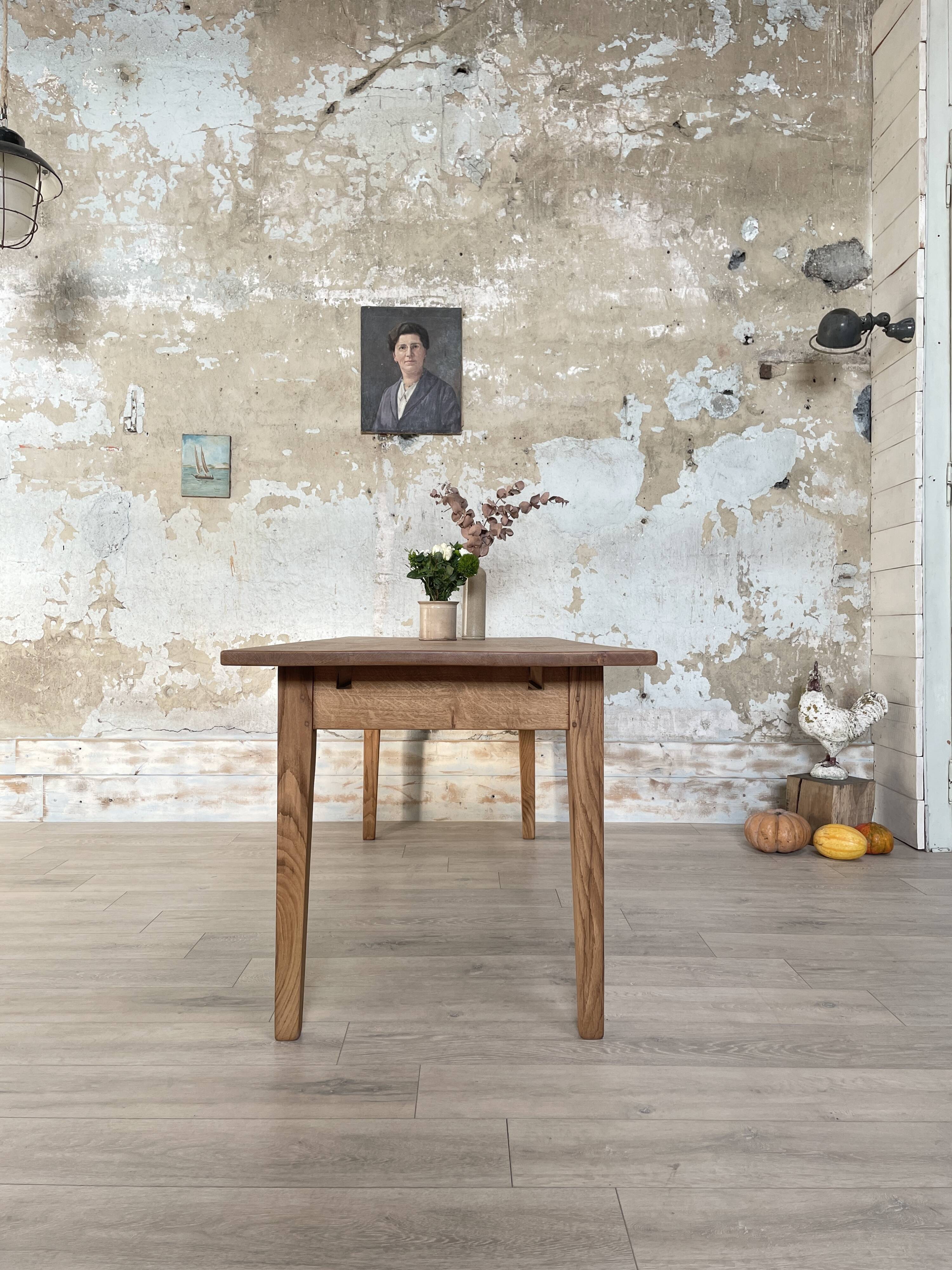 Vintage farmhouse table in solid oak.