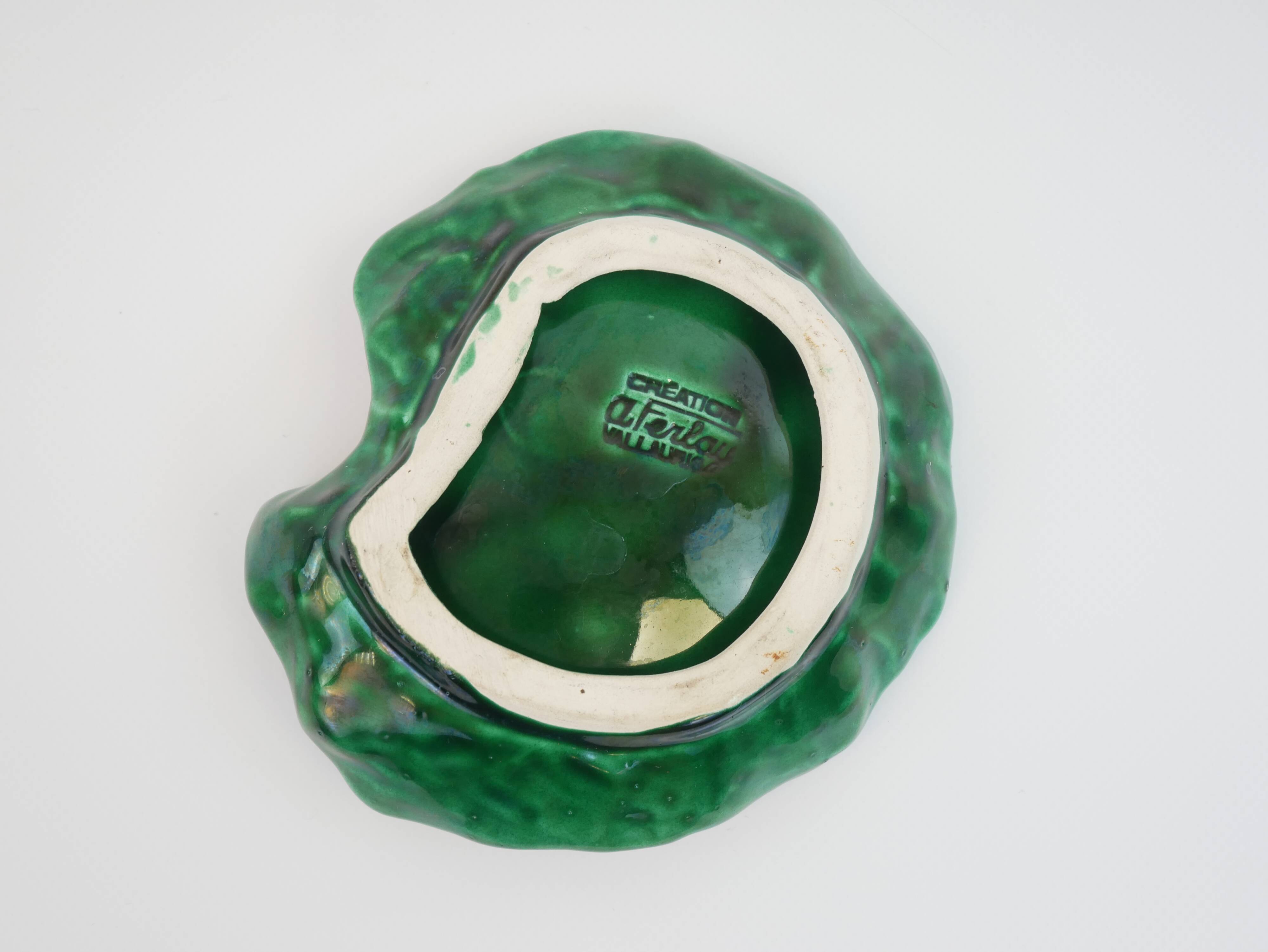 Vide Poche coquillage en céramique vert et rose signé A.Ferlay Vallauris Circa 1960