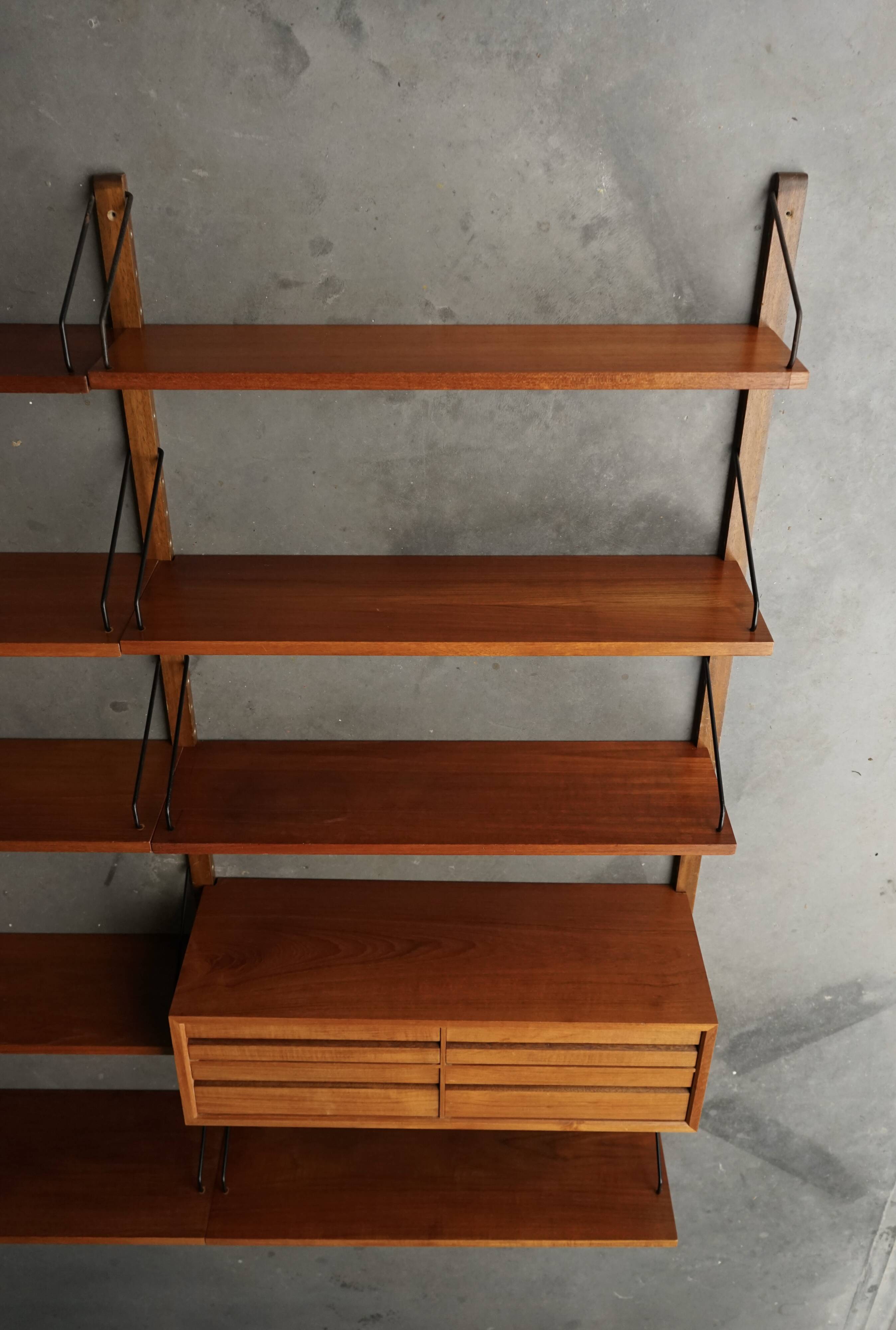 Meuble mural en teck danois du milieu du siècle par Poul Cadovius pour Cado