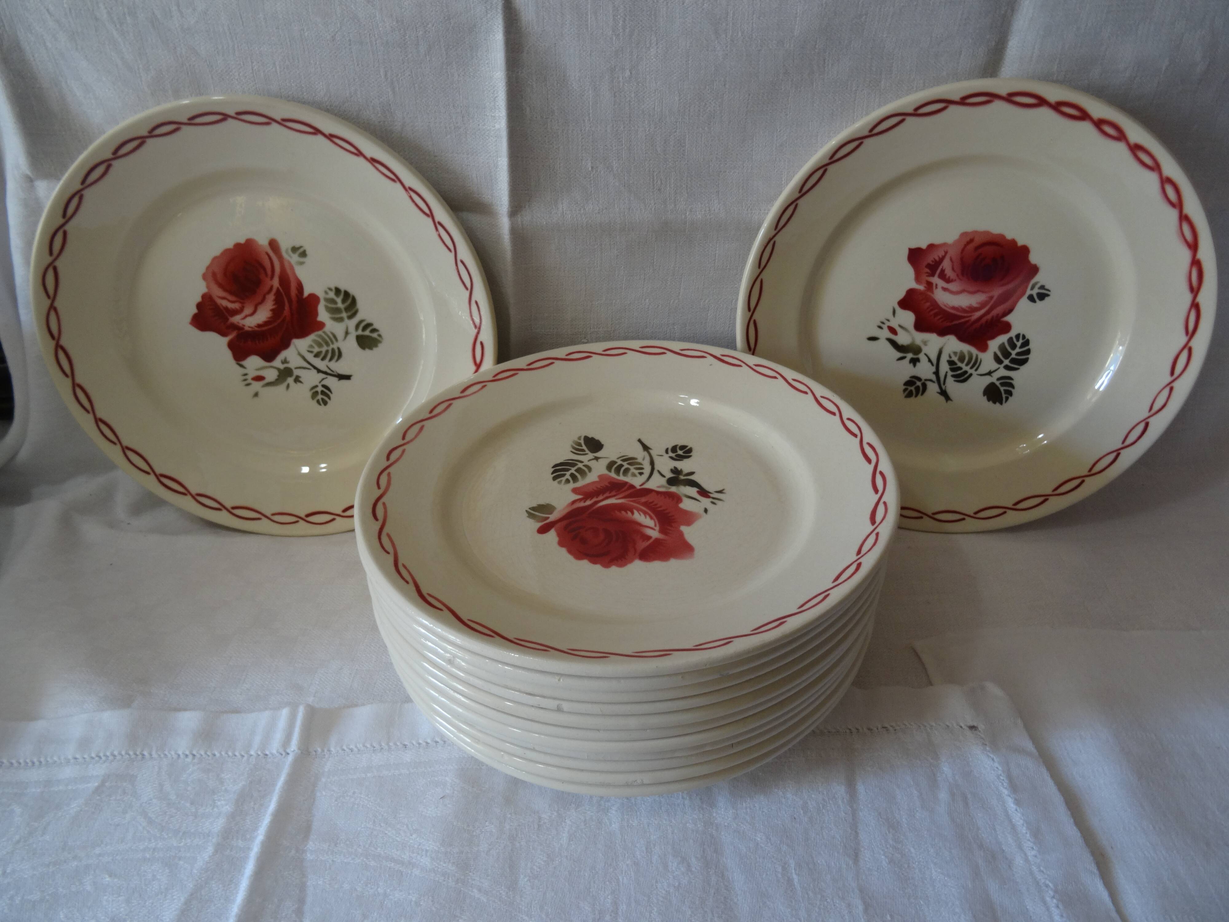 Lot of 14 dessert plates
